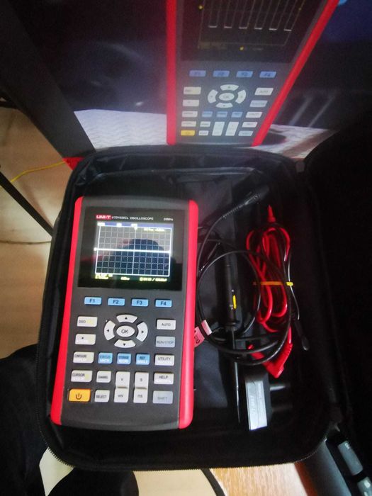 Osciloscop UNI-T UTD1000L