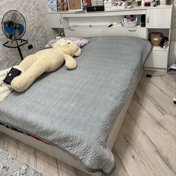 Двухспальная кровать