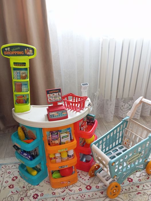 Игрушечный магазин для детей
