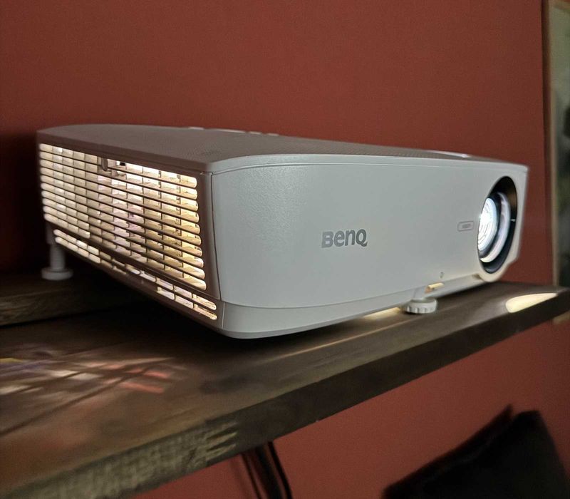 Продавам: Проектор BENQ TH535 Full HD, 3500 лумена, 2x HDMI, 15.000:1