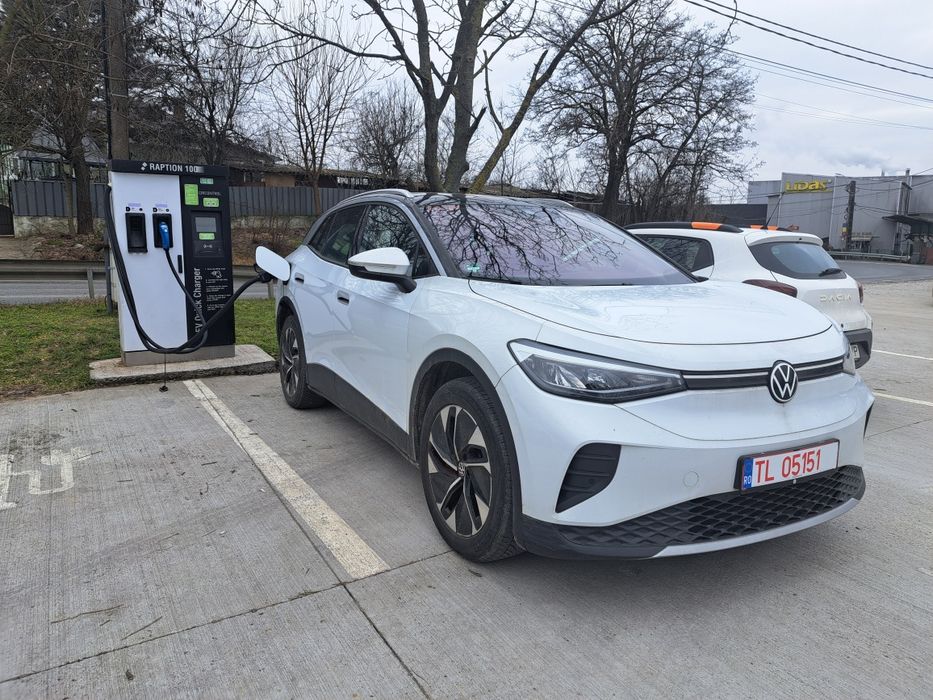 Vând VW ID 4 adus recent.