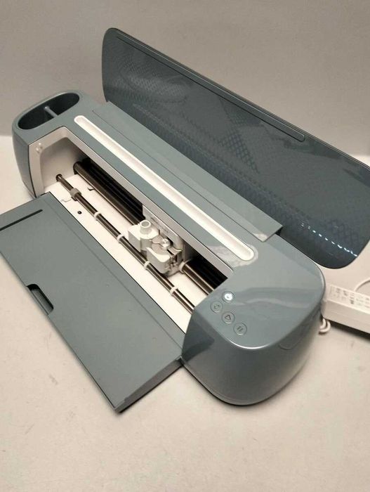 Професионален Режещ плотер CRICUT Maker 4