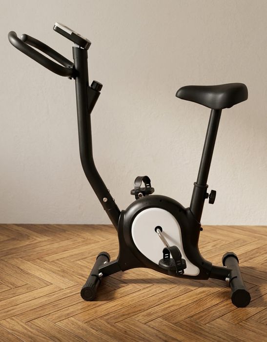 Vând bicicleta fitness