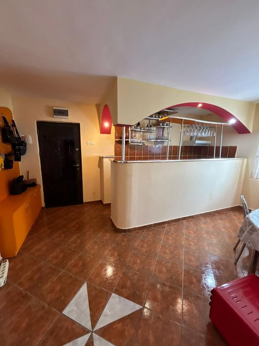 Apartament 3 camere de închiriat