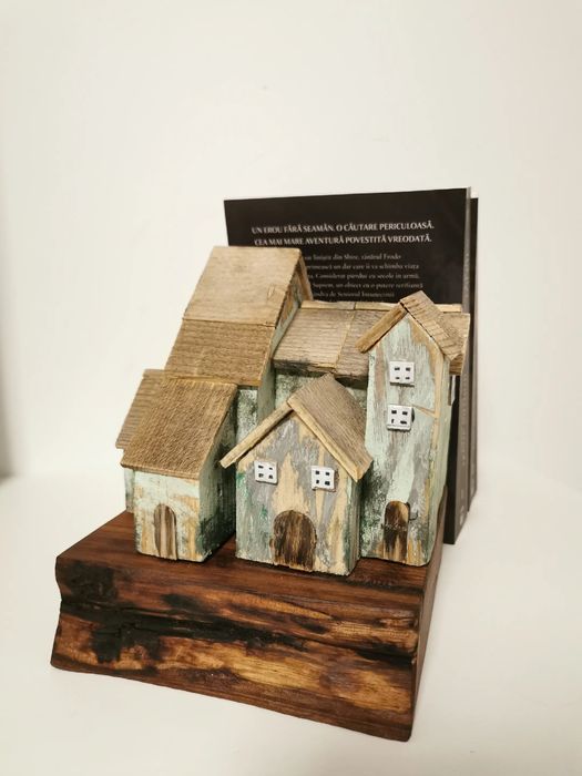 Book Holder Tiny Village – suport de carte din lemn