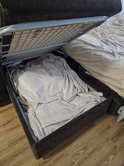 Canapea extensibila 2 persoane cu lada de depozitare