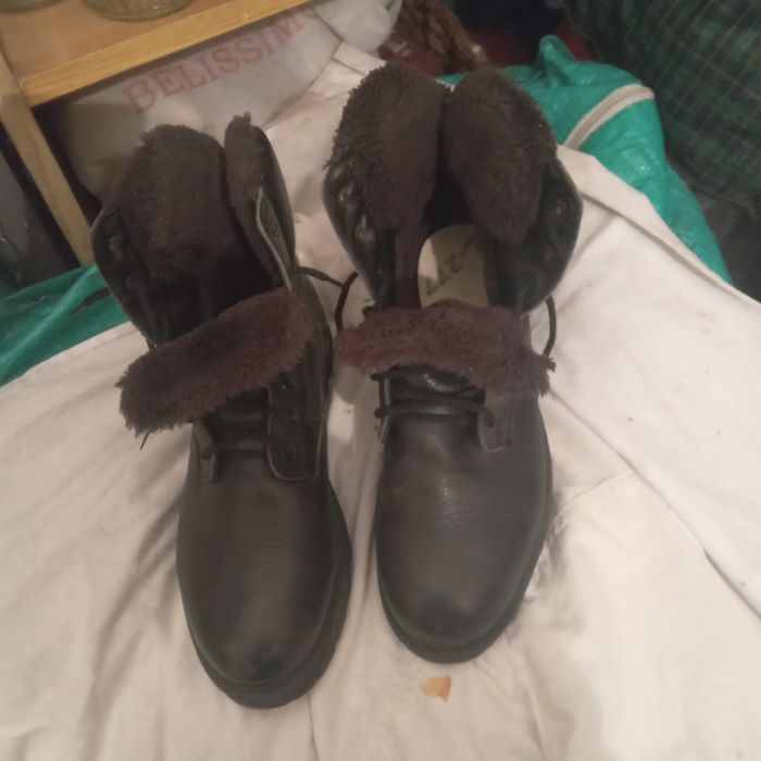 Продам Берцы зимние 5000т.Новые.