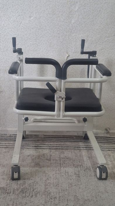 Санитарный  стул