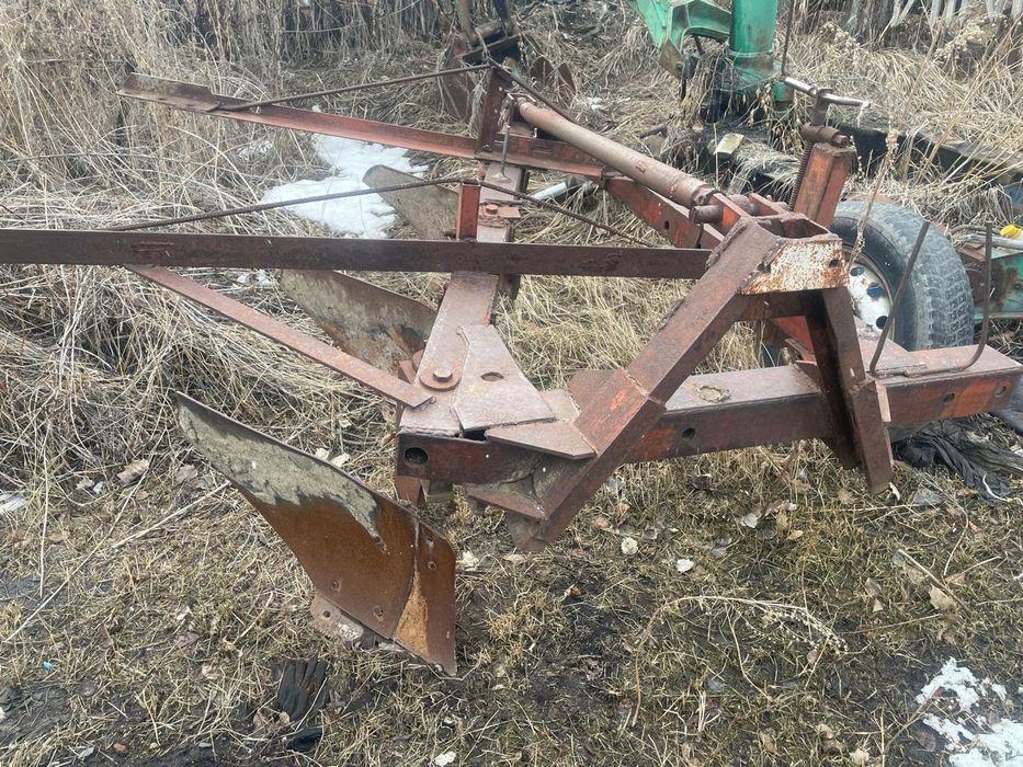 Продам трёх корпусной плуг, одноосный прицеп
