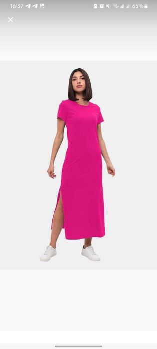 Базовая футболка из трикотажа Идеальный вариант на каждый день.