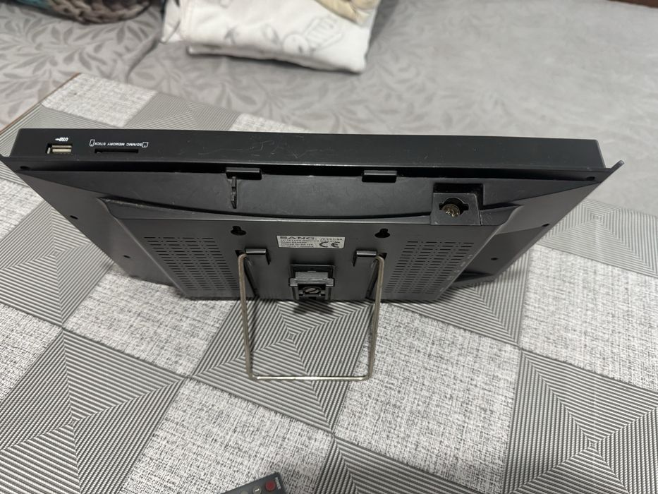 Преносим Телевизор 12 V / 220 V