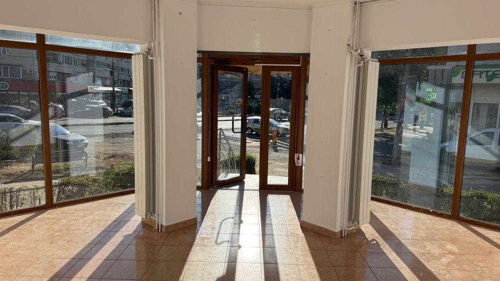 Spatiu comercial de inchiriat Rogerius