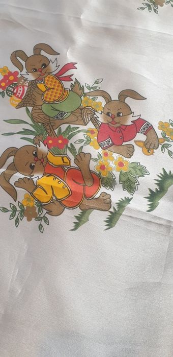 Fata  de  masa  satin