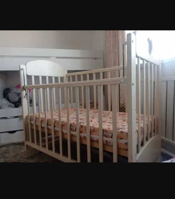 Продам детский кровать качеля