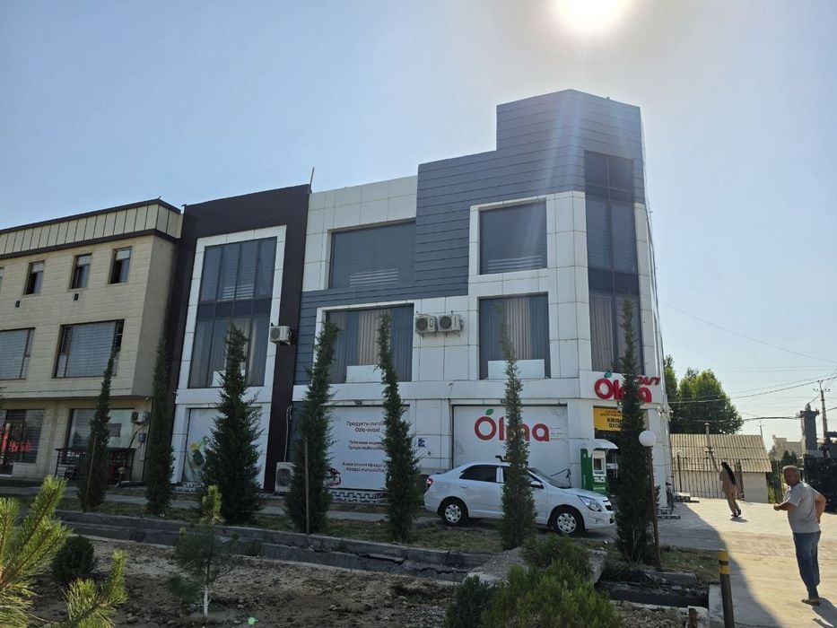 Ofic salon 3 qavatli bino