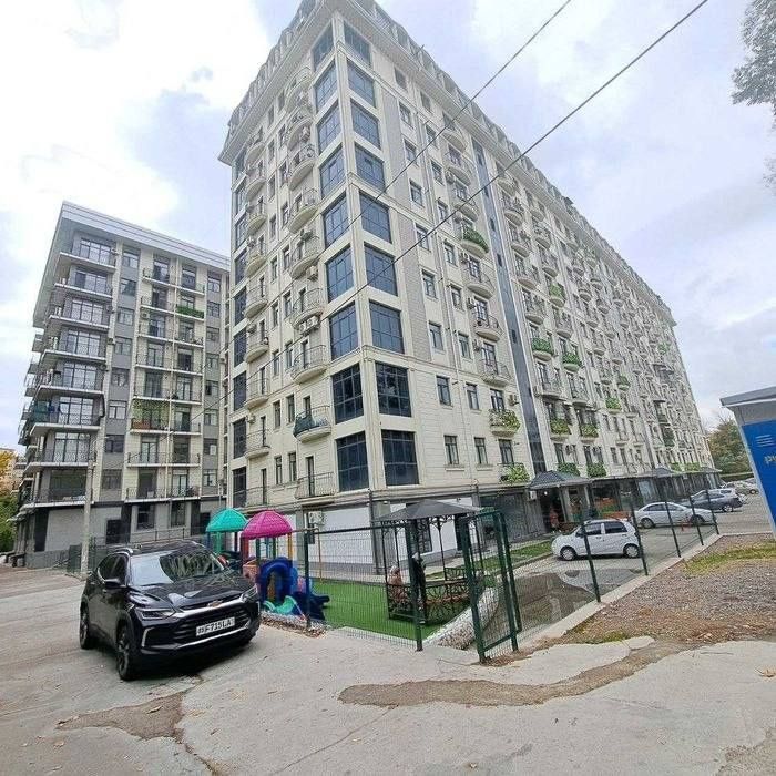 Юнусабад 4 квартал. Продается квартира  1/2/11