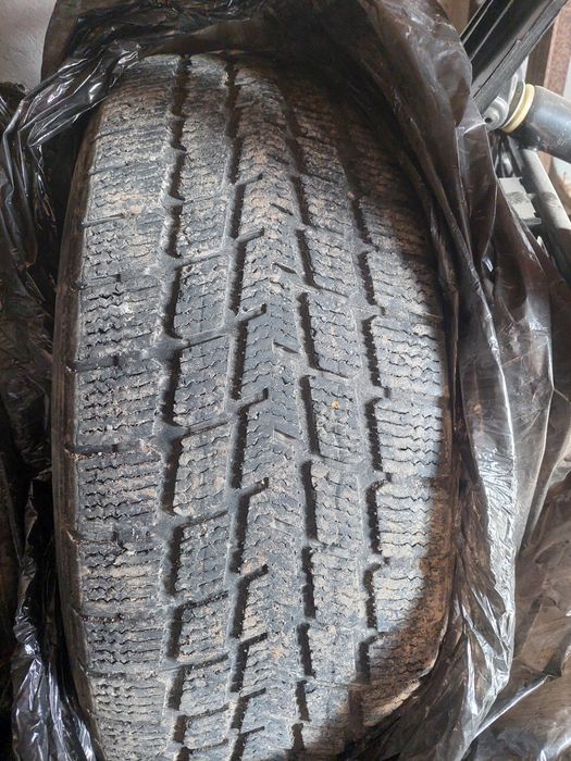 Продам шины 215/55 r17