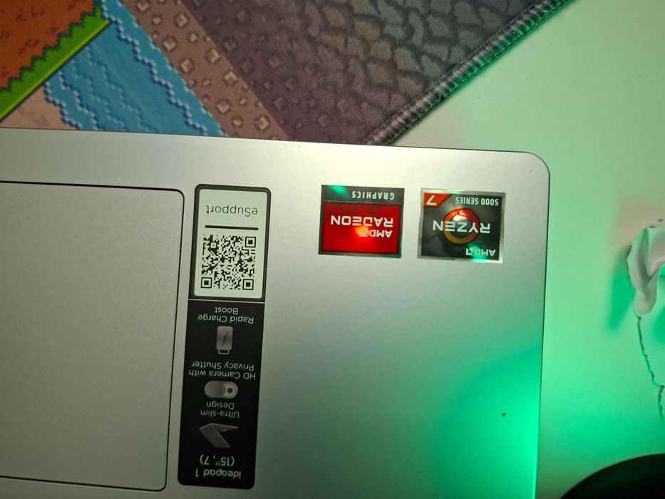 Vând Laptop Lenovo Ideapad 1 windows 11