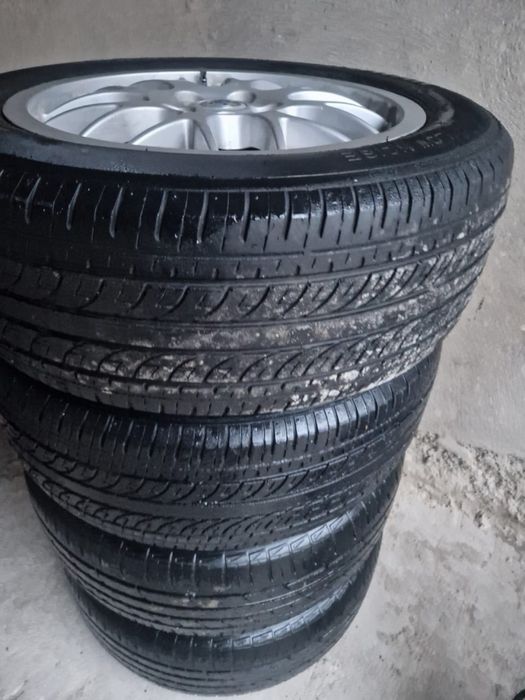 Карина , авенсиз , диски шинами