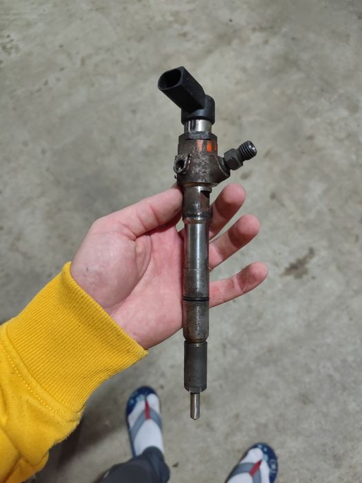 Vând injectoare diesel pentru motor 1.6 TDI, cod OEM: 03L130277B