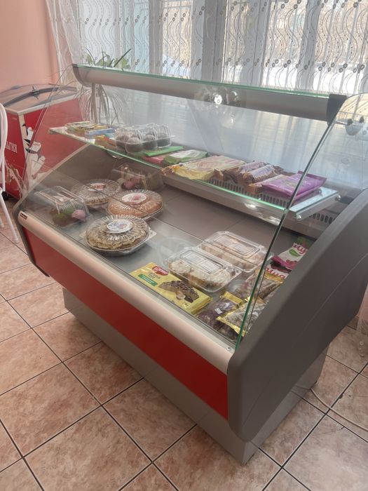 Продам витринный холодильникгоризонтальный