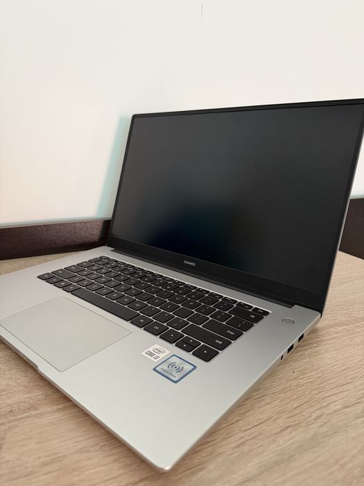 Лаптоп HUAWEI MateBook D15