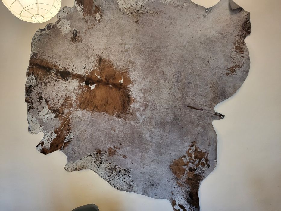 Продавам кожа килим