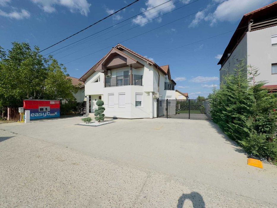 Casa individuala cu curte si terasa generoasa – direct proprietar