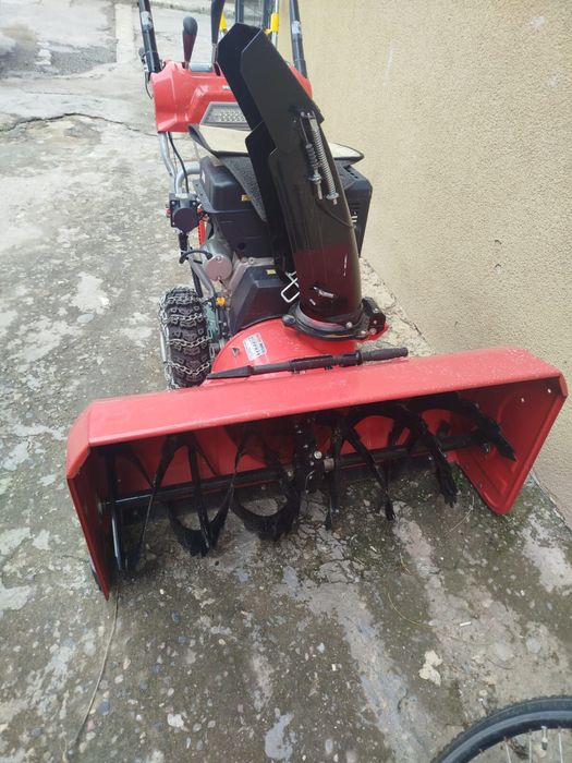 Роторен снегорин HECHT 9542 SQ