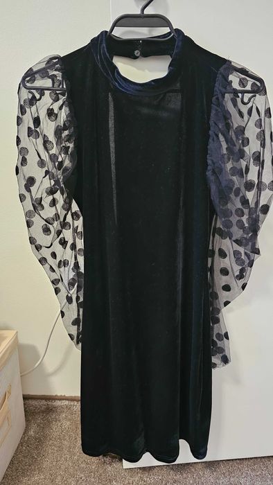 Официална рокля Зара с буфан ръкав