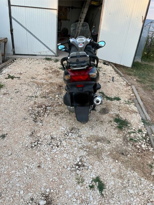 Продавам скутер Кимко 250 куб.