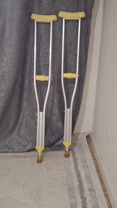 Костыли подмышечные