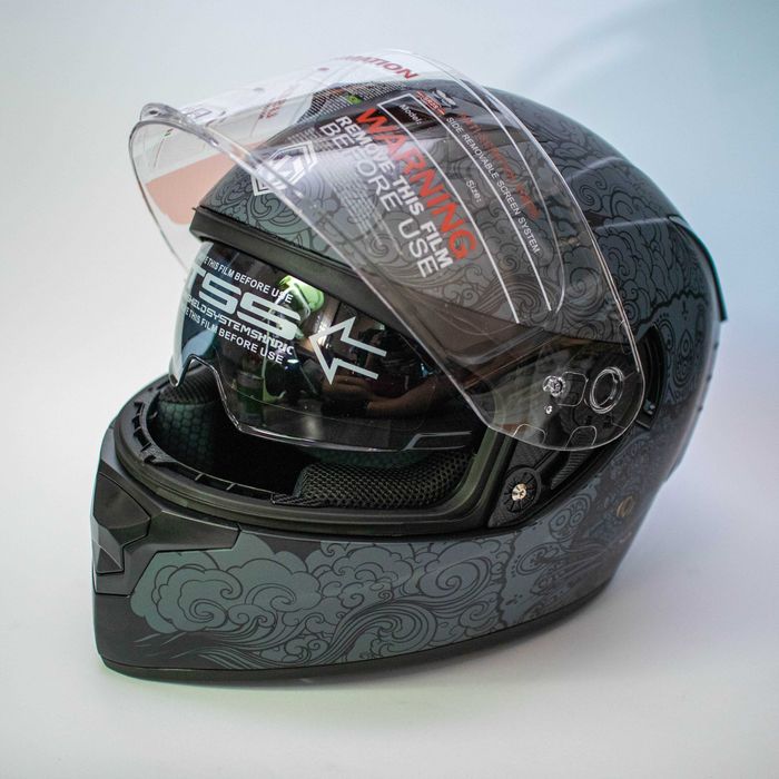 Каска за мотор пистов , скутер  др. ( Размери S , M )