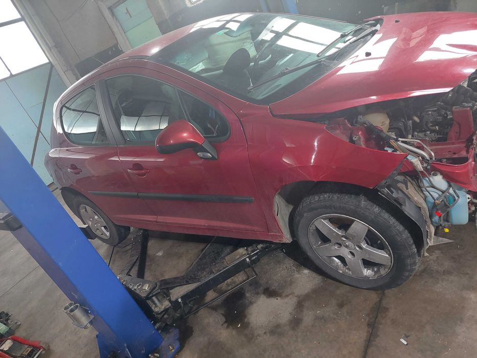 Peugeot 207 1,6 HDI Пежо 207 на части!
Май 2010, Хечбек