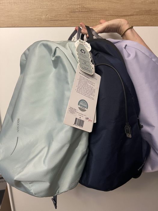 Оригинални каски Venum и зимни шапки/ раници