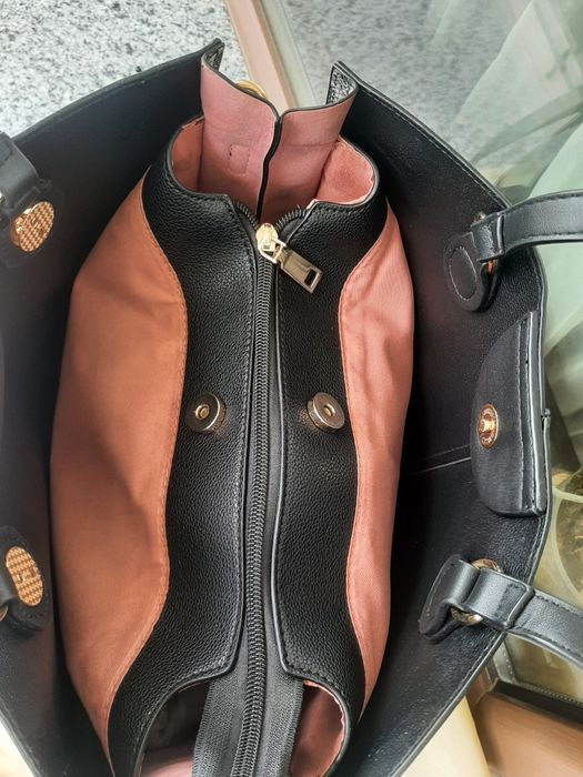 Черна дамска чанта