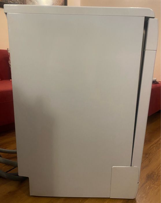 Продавам съдомиялна Hotpoint Ariston