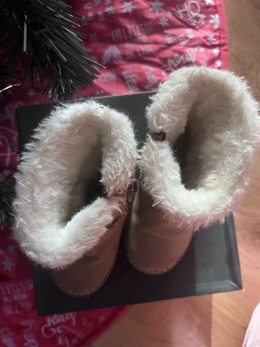 Топли и пухкави ботушки , номер 25, 16 см стелка