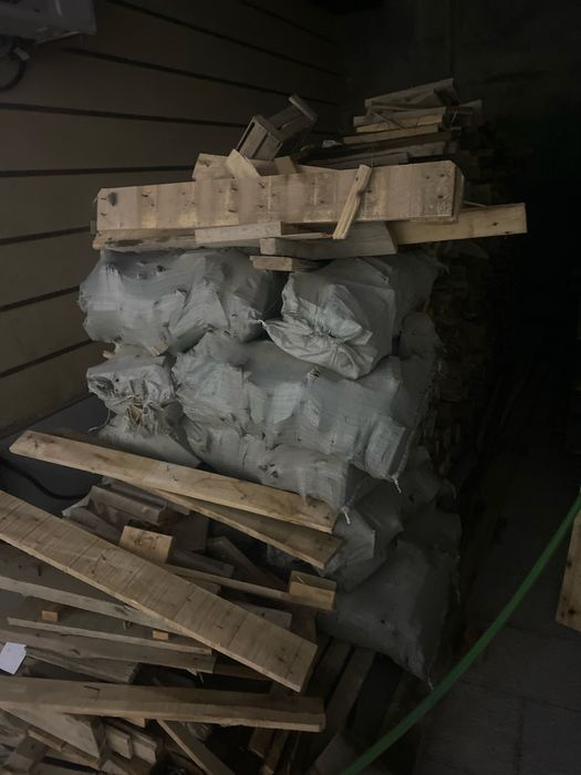 Продам дрова в мешках и связках 2000 шт