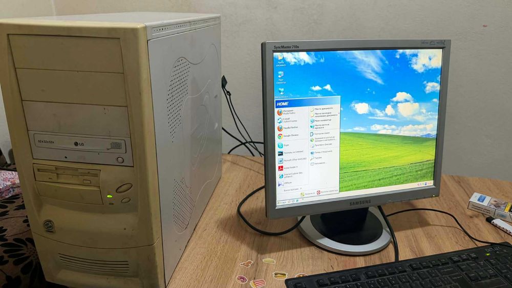 Ретро компютър със 17" Samsung монитор – Geforce 2 MX, Floppy, CD-ROM
