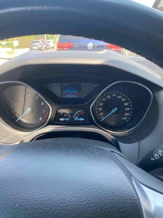 Vând Ford Focus.