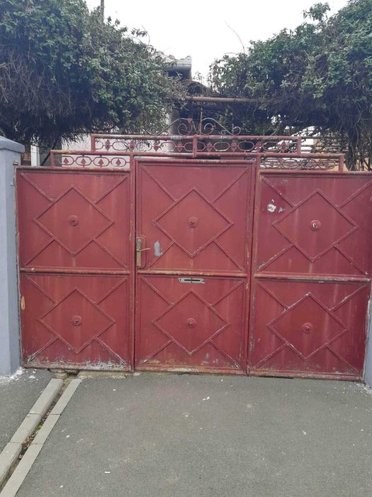 Porți din fier pentru gard