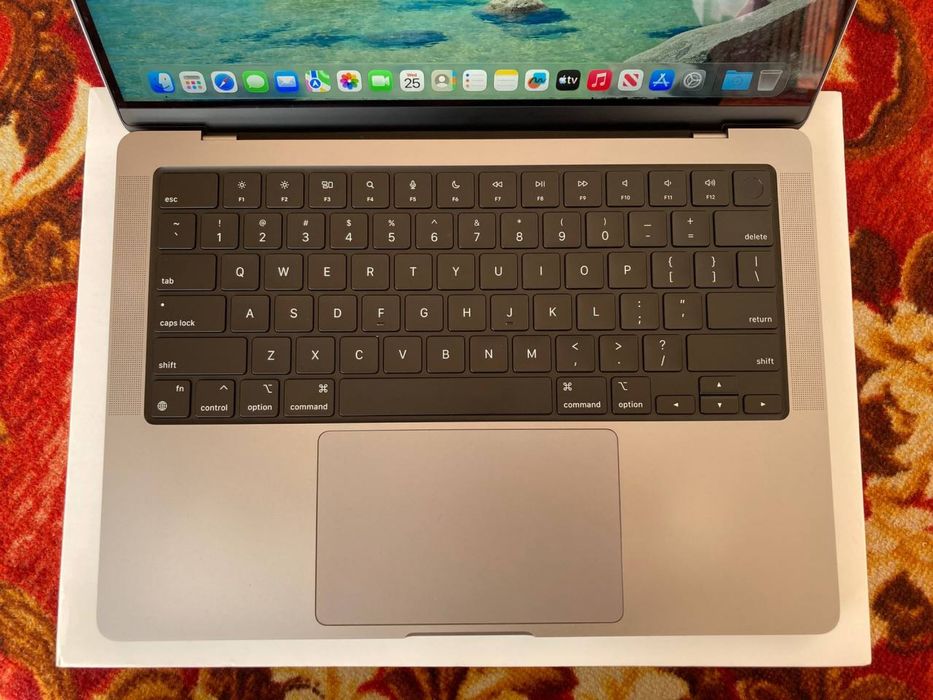 Apple MacBook Pro 14-дюйм M1 Pro Chip LL/A сотилади