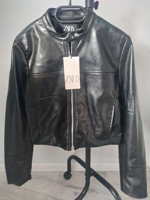 Леко ново кожено яке Zara
