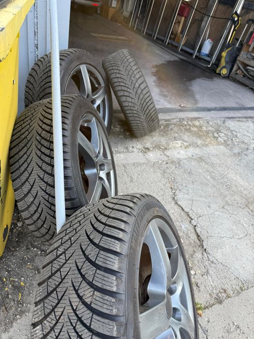 Cauciucuri de iarna pe 18 sau jante de aluminiu impecabile!
