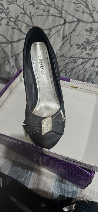 Продам выходные туфли