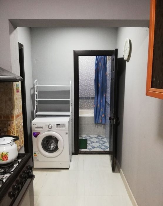 Сдается в аренду 2 комнатная квартира на 1 этаже на массиве Карасу 6.