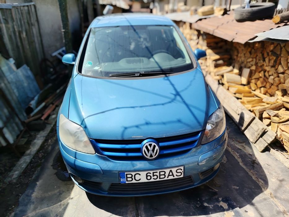 Vând Volkswagen golf 5 plus  1.6 tfsi benzina an 2005