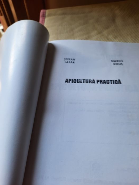 Carte "Apicultura practica"