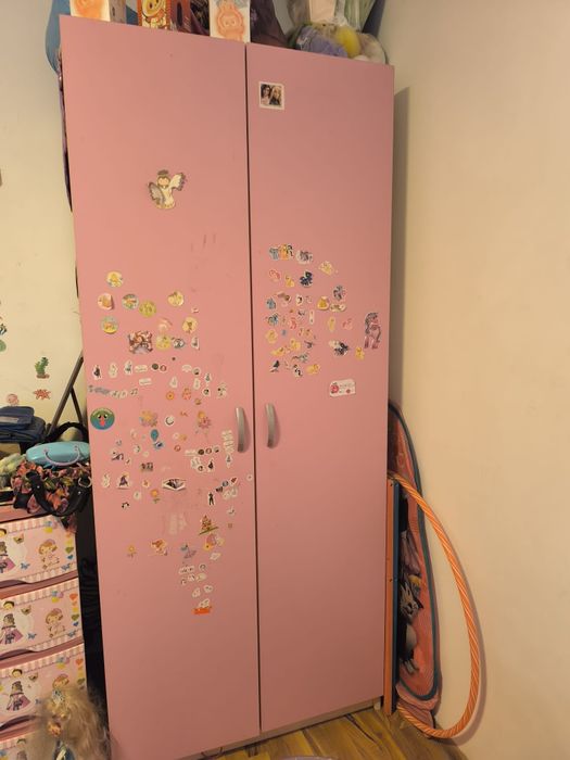 Vand mobila complecta pentru copii